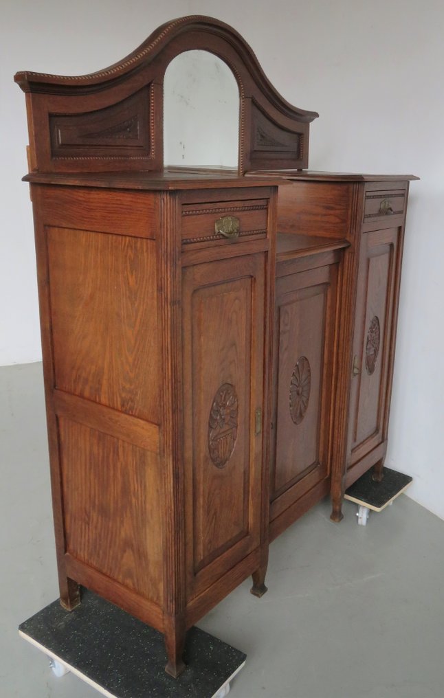 Cupboard Copper, Oak Catawiki