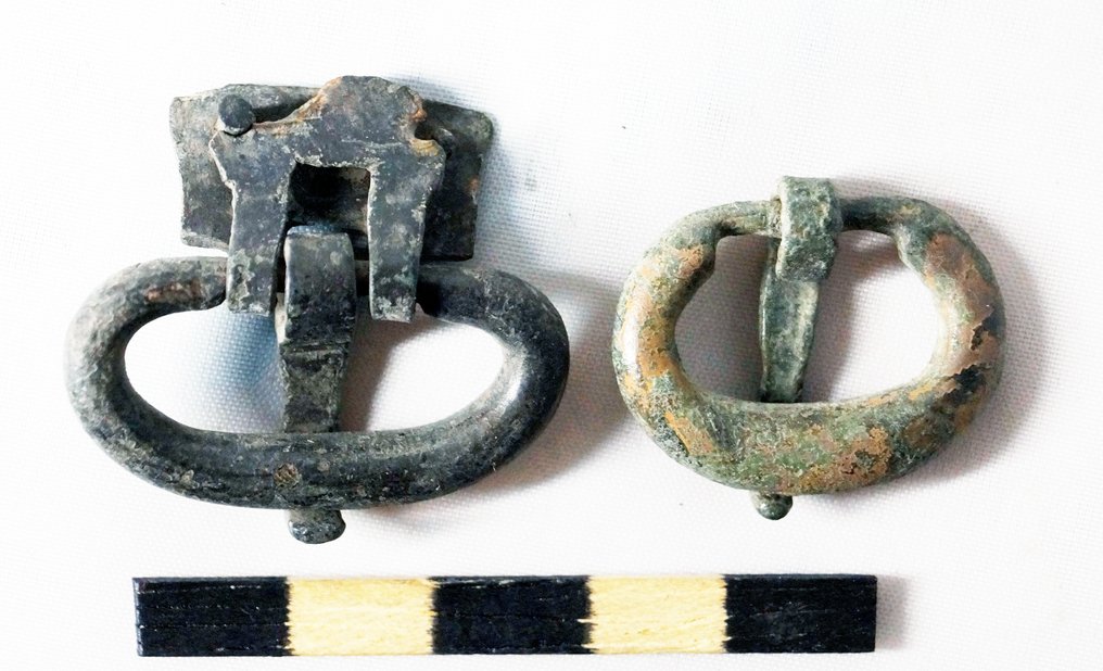 Romain antique Bronze 2 boucles romaines Catawiki