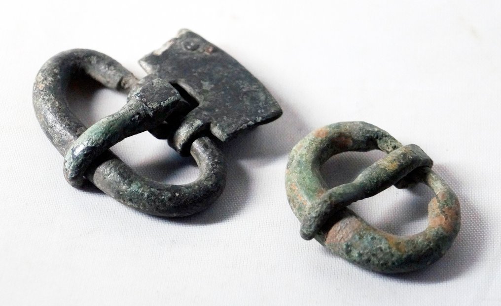 Romain antique Bronze 2 boucles romaines Catawiki