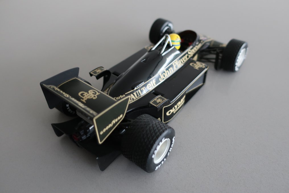 Minichamps 1:18 - 1 - Miniatura de carro de corrida - Ayrton Senna