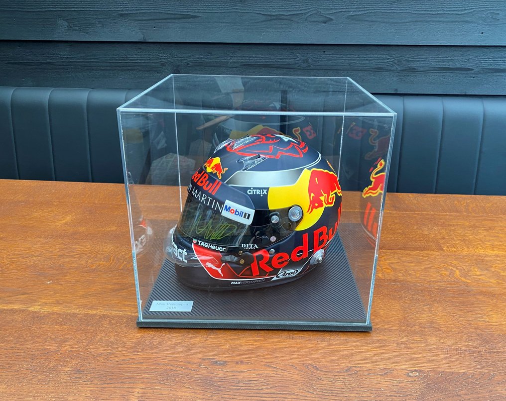 Red Bull Racing Max Verstappen 2018 Media and promotion helmet