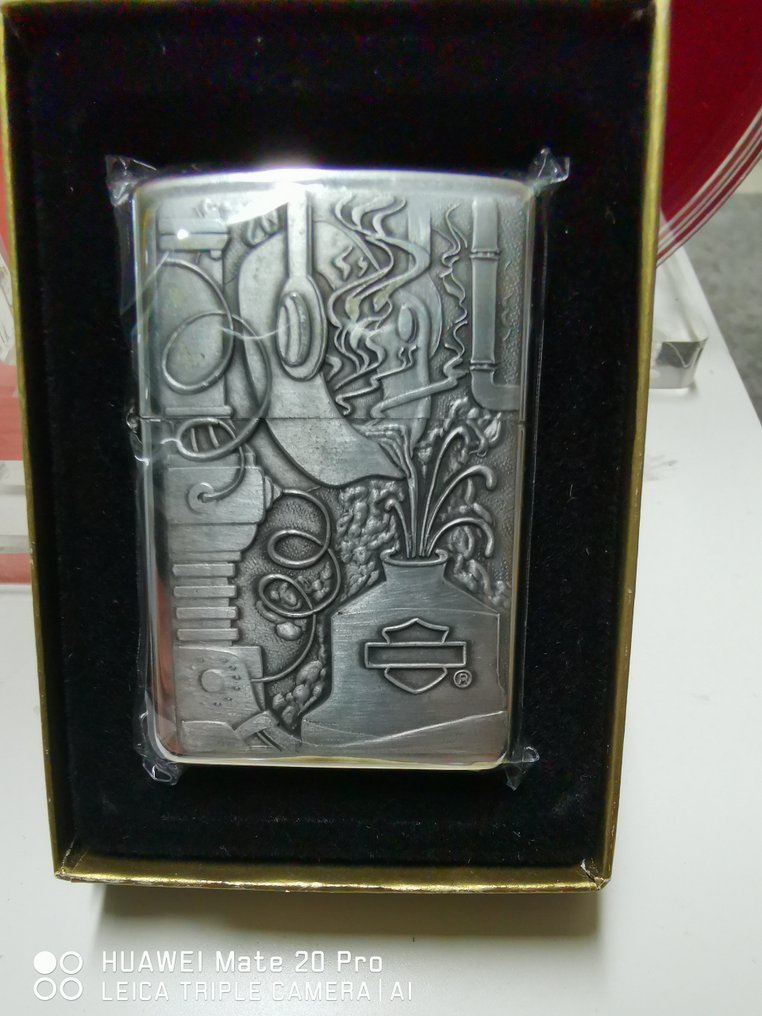Zippo Zippos Puzzle Harley Davidson de 1996 Pocket lighter Chrome