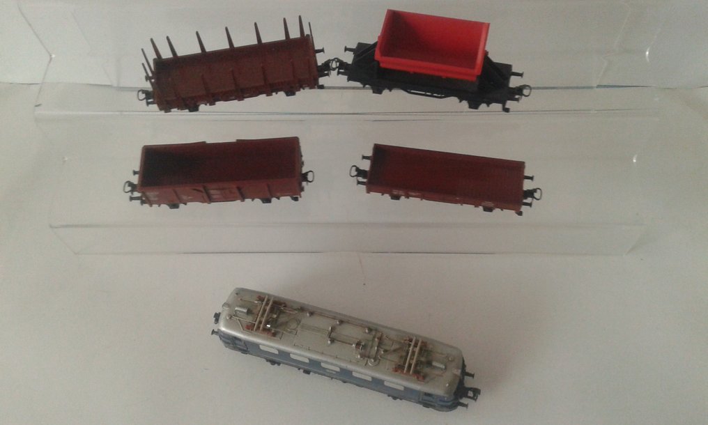 Märklin H0 3034 Treinset (5) E141 Digitaal en 4 goederen wagons