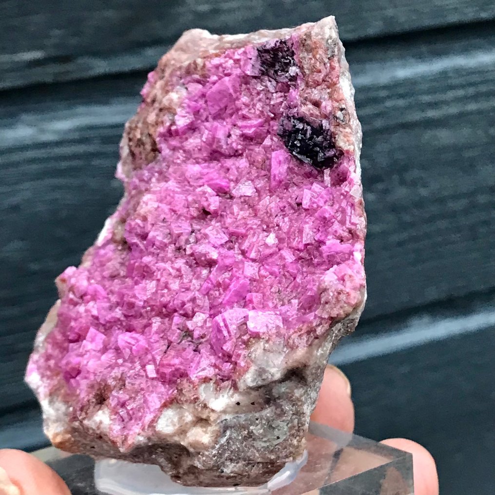 cobalto-calcite-cluster-height-8-2-cm-width-7-5-cm-285-g-1