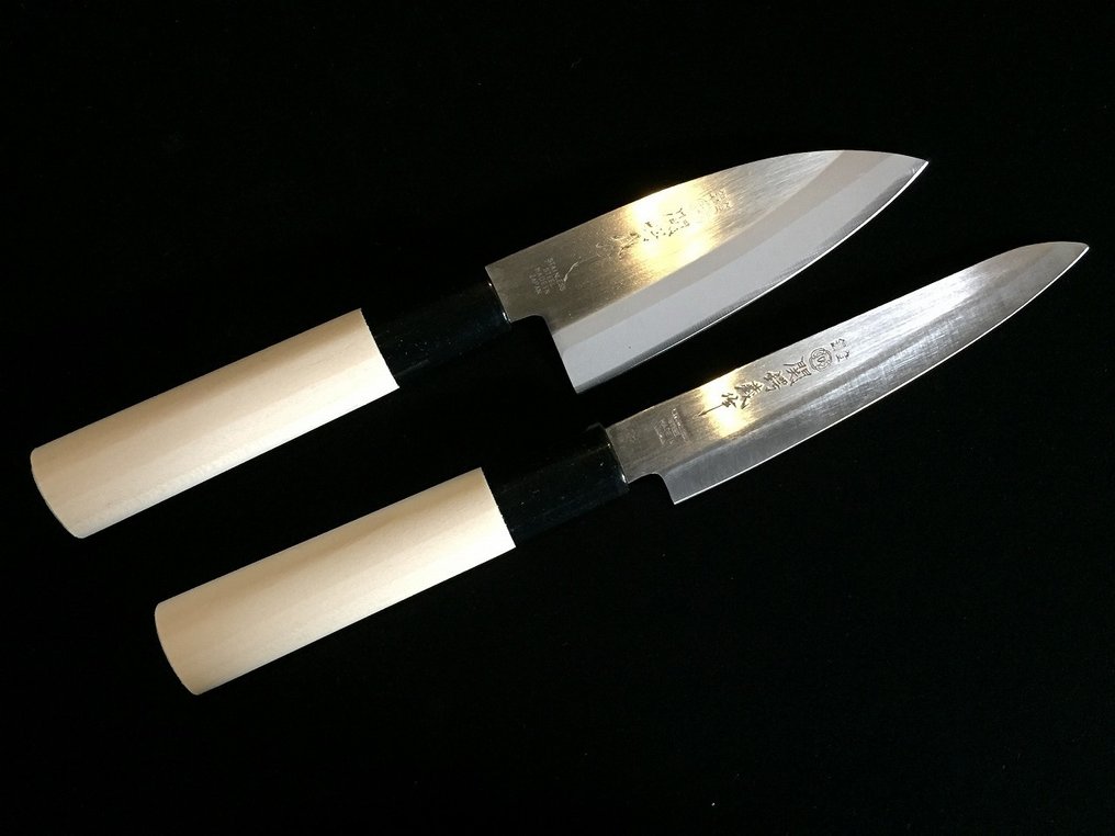 Set of 4 / 関鍔蔵 SEKI TSUBAZO / 三得 SANTOKU 菜切 NAKIRI 小出刃 KODEBA ペティ PETTY