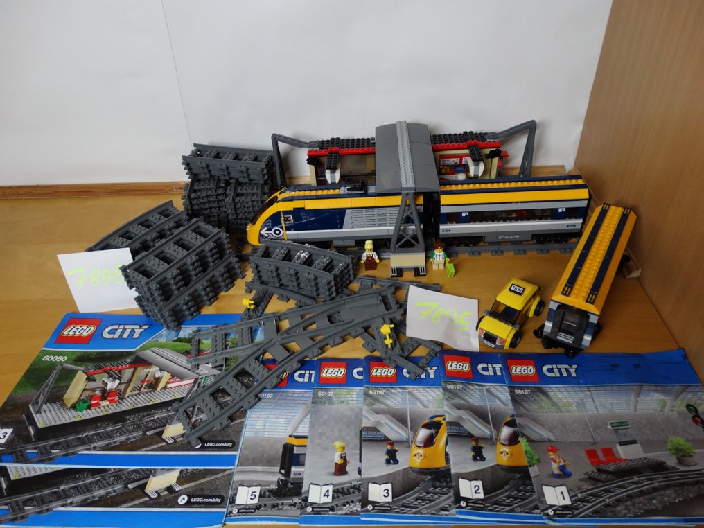 Lego - Ville - 60197 + 60050 + 7895 + 7896 - Passenger Train + Train  Station + Switching Tracks + Straight and Curved Rails - Catawiki