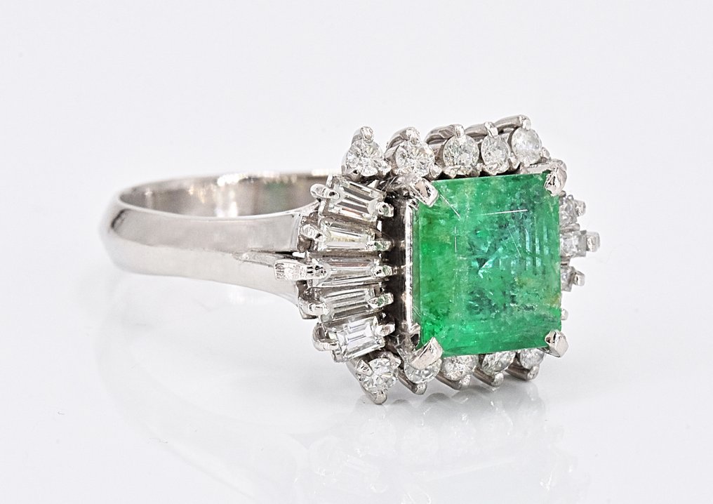 No Reserve Price Platina - Ring Smaragd - 2,12 ct - Diamanten 0,94 ct ...