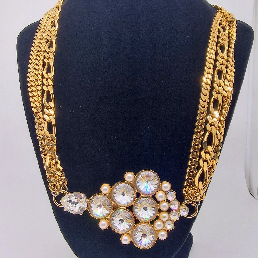 Vintage vogue cheap silver necklace