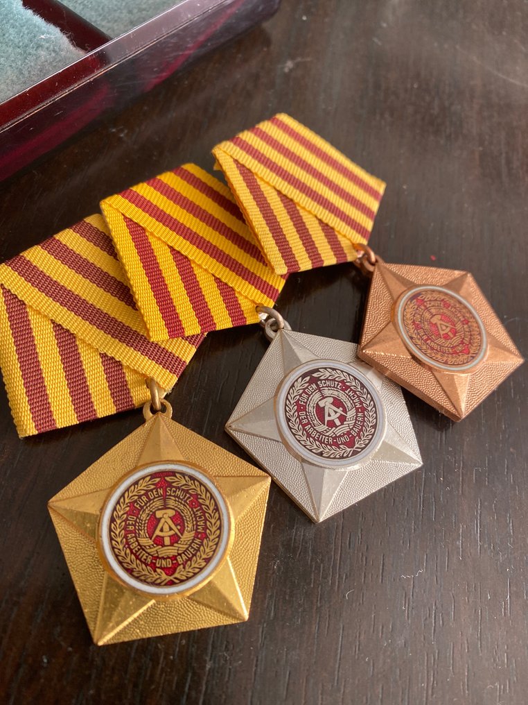 Allemagne RDA NVA Allemagne de l'Est MFS Médaille KVP Médaille GDR