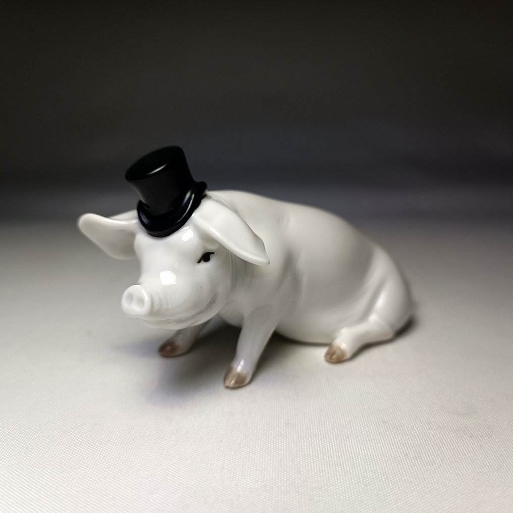 Schlaggenwald Austria Sculpture, Lucky Pig with a Black Hat 10 cm