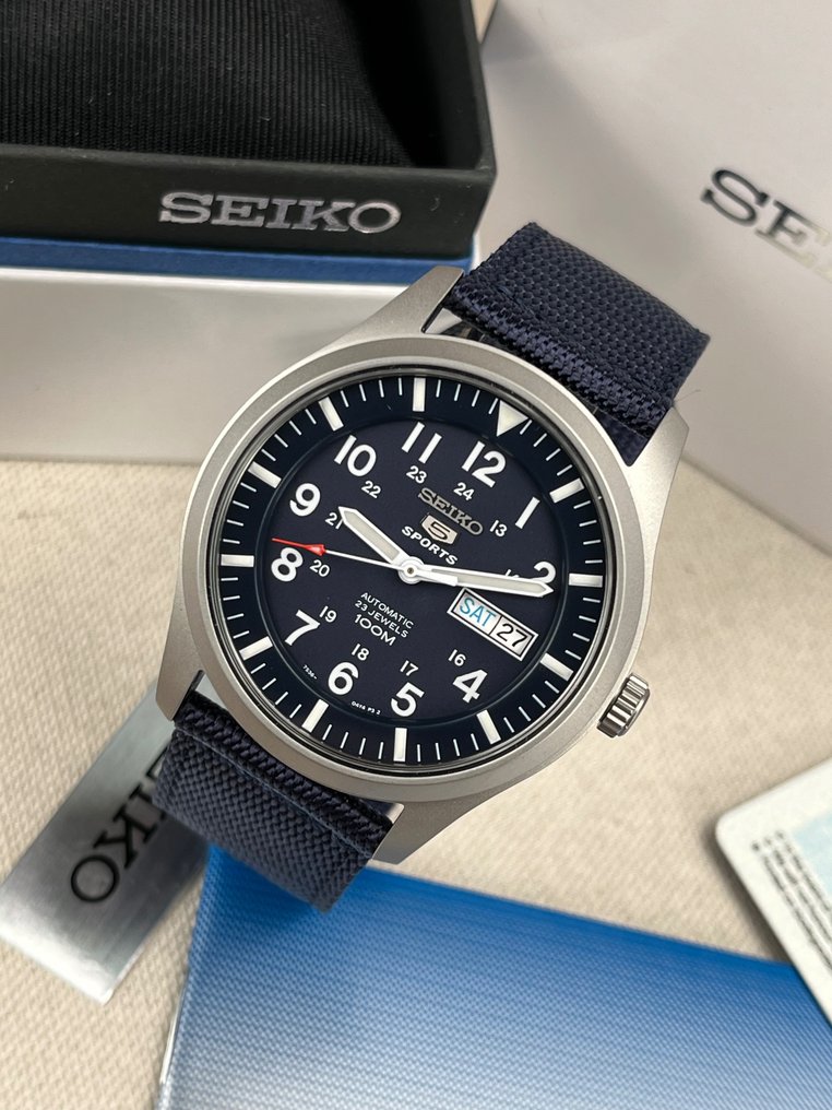 Seiko 5 sports snzg11k1 online