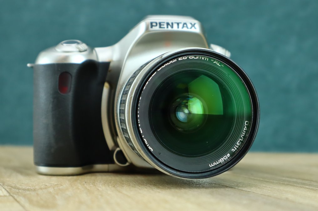 Pentax ist DL + 13.5(22) 5.6(38) 2880mm Digital reflex camera (DSLR