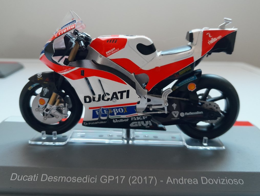Altaya 118 3 Model motorcycle Marc Marquez / Valentino Rossi / Andrea Dovisiozo Moto GP