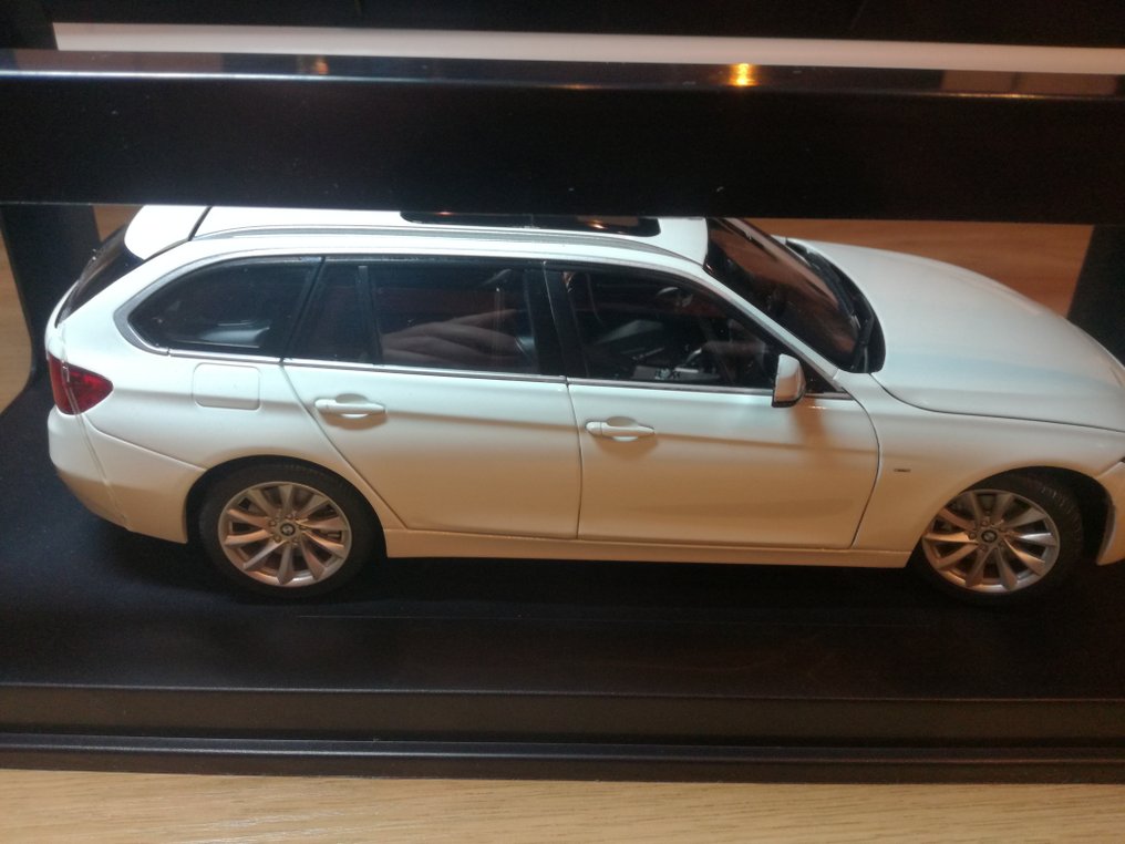 Dealer Edition 118 1 Model car BMW 3 Series Touring Catawiki