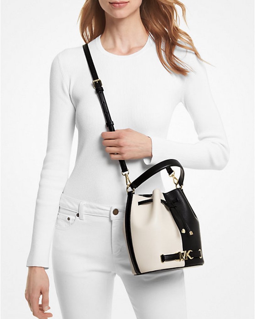 Michael kors md best sale bucket bag leather