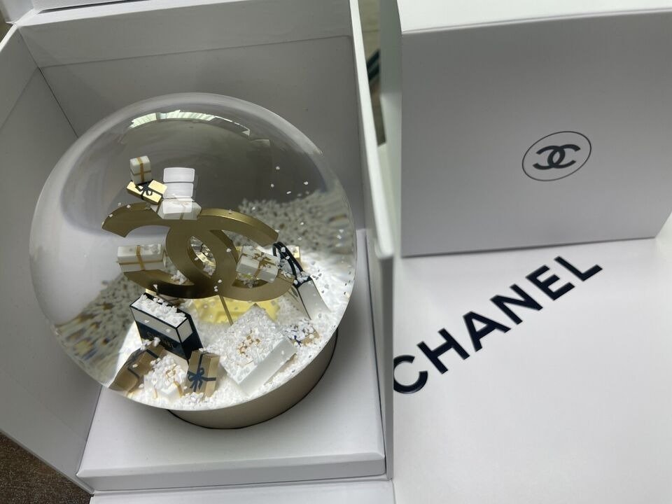 Chanel Snow globe 2023/2024 EDITION Snow Globe VIP Christmas Gift