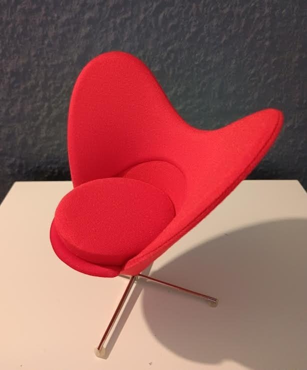 vitra-design-museum-verner-panton-chair-heart-shaped-cone-chair