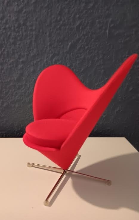 vitra-design-museum-verner-panton-chair-heart-shaped-cone-chair