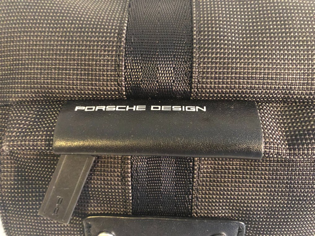 Porsche design hotsell laptoptas