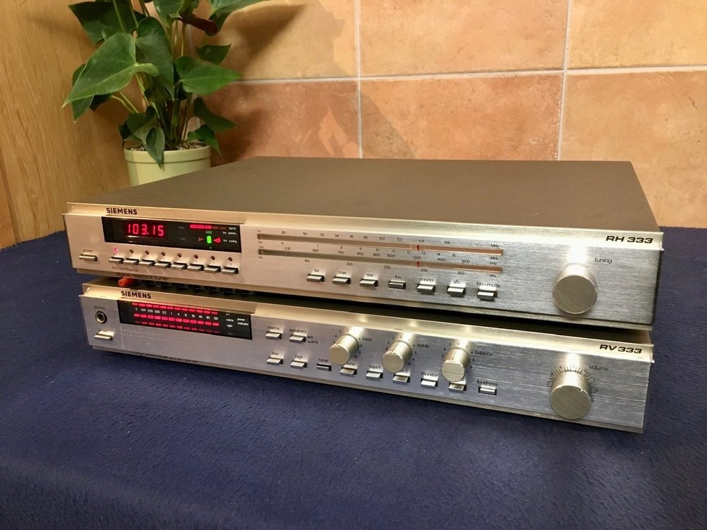Siemens - RV-333 & RH-333 Solid state stereo versterker - Catawiki