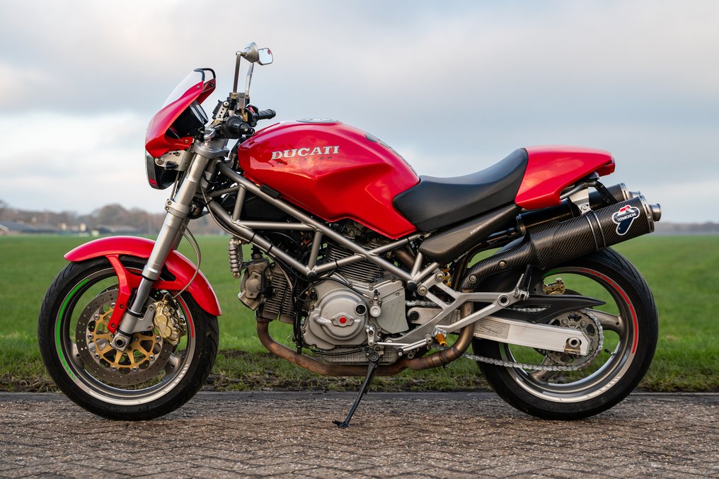 Ducati shop monster 2003