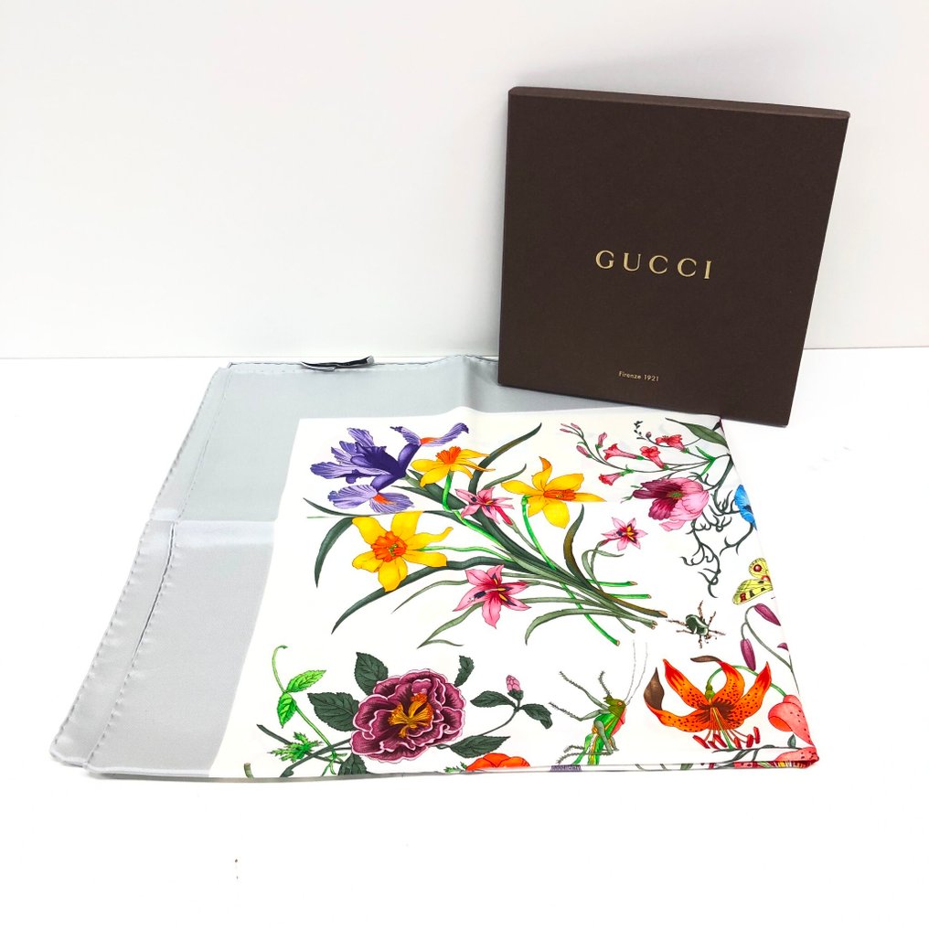 Gucci V. Accornero Scarf Catawiki
