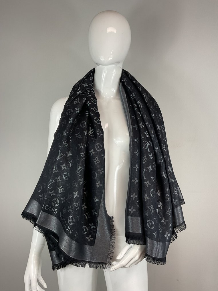 Louis Vuitton - Scarf - Catawiki