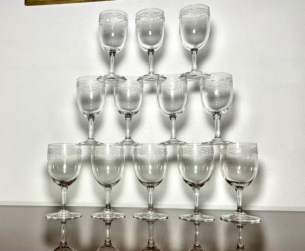 Baccarat Vintage Crystal wine glasses (12)