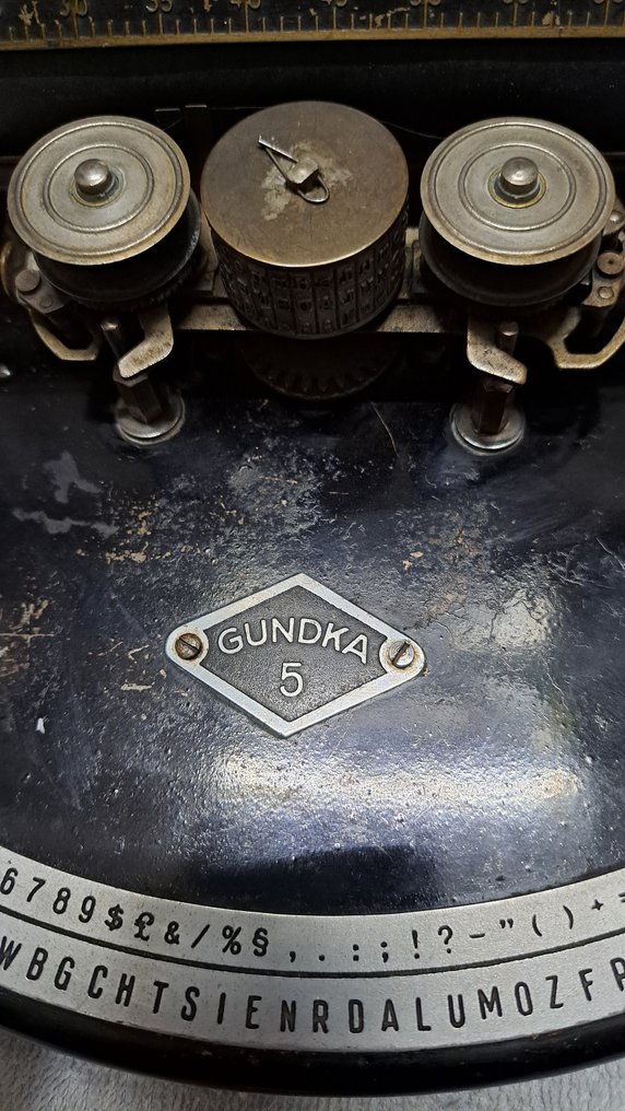 GundkaWerk, Brandenburg Gundka modell 5 Typewriter Iron (cast