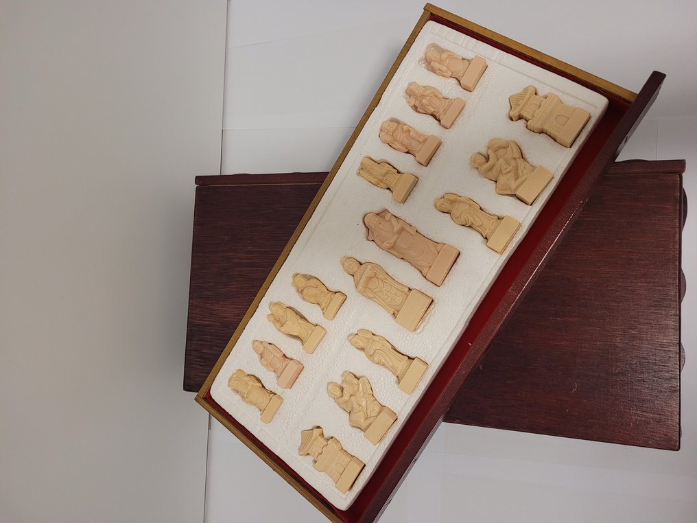 Chess set - Catawiki