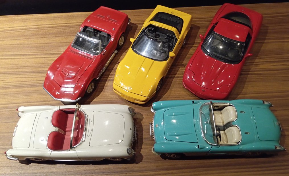 Bburago 1:18 - 5 - Pienoismalliavoauto - Corvettes C1 , C2 , C3 ,C4, C5 ...
