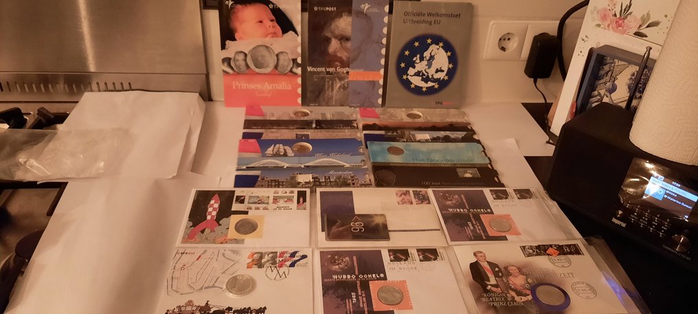 Paesi Bassi. 19912006, Kavel van 13 verschillende items, waarbij