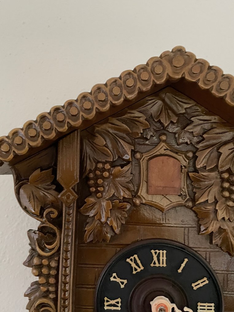 Bahnhause cuckoo clock Hubert Herr, Triberg Wood Catawiki Bahnhause cuckoo clock Hubert Herr, Triberg Wood Catawiki