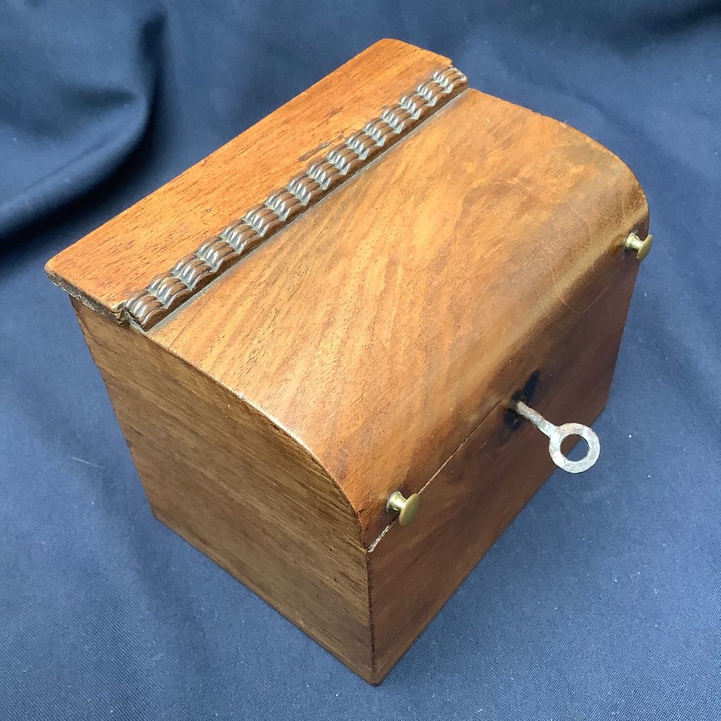 Tea box jewelry box Wood Early 20th century Catawiki