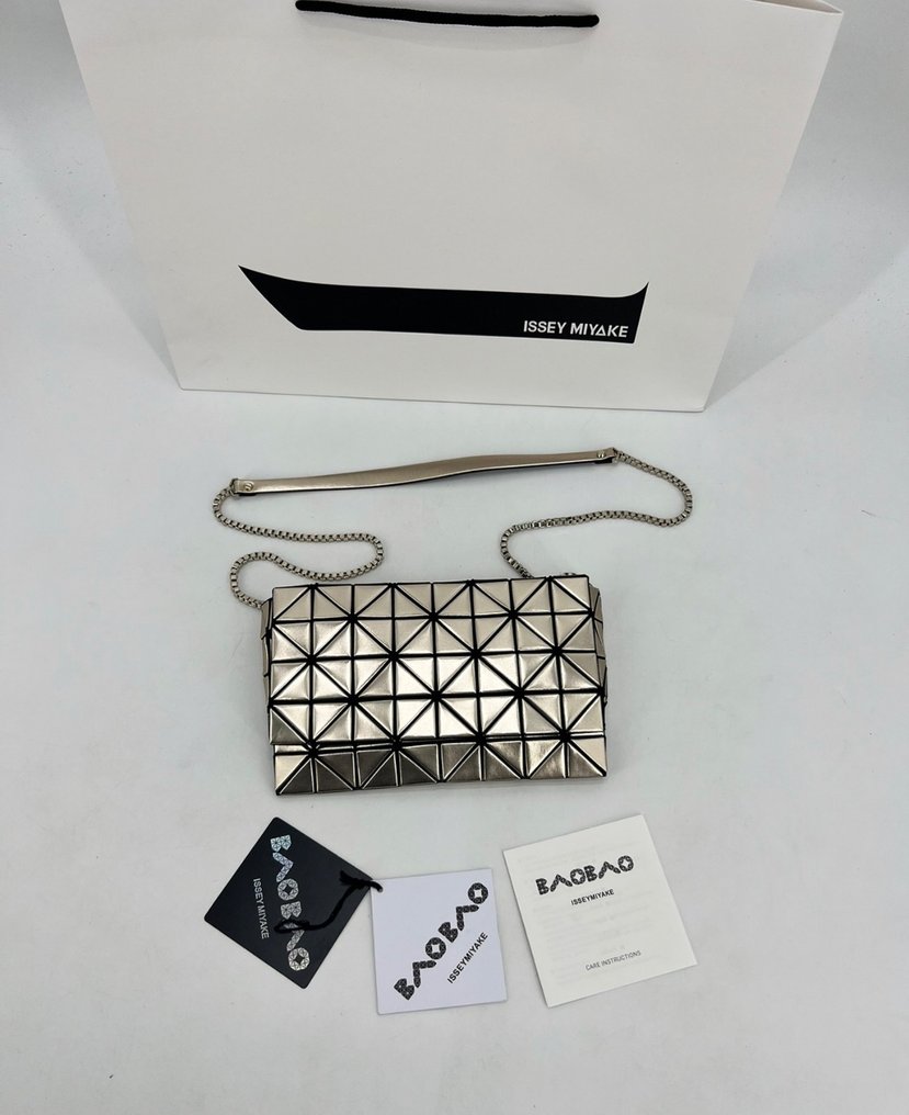 Issey Miyake - Coffret Handbag - Catawiki