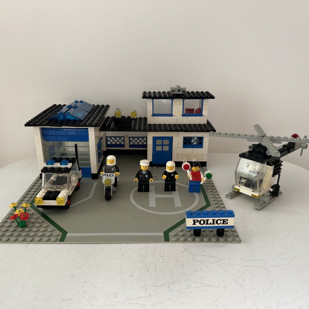 Charles Keasing reflecteren Suradam LEGO - Legoland - 6384 - Police station Politiebureau - - Catawiki