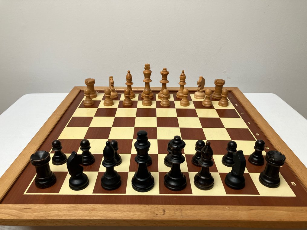 Staunton - Chess set - Wood - Catawiki