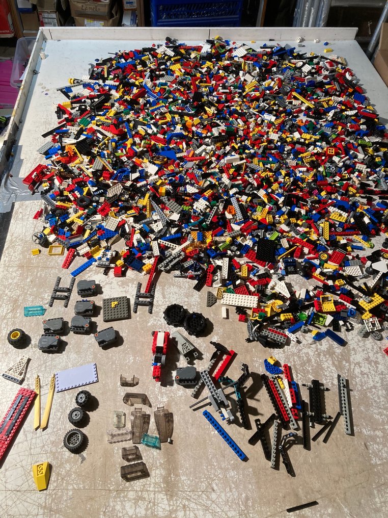 Catastrofe Herkenning wapenkamer 9100 gram losse Lego - 9100 grams loose Lego batch - - Catawiki
