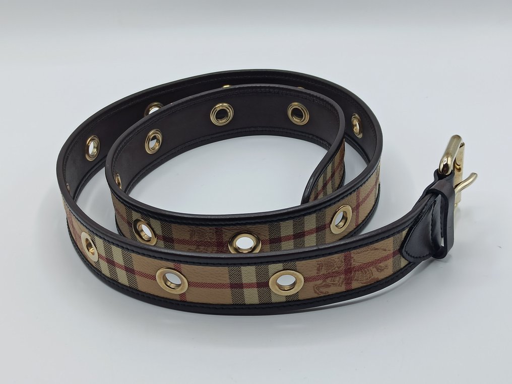 Louis Vuitton - ITTIVGR058CAL - 110/44 - Belt - Catawiki