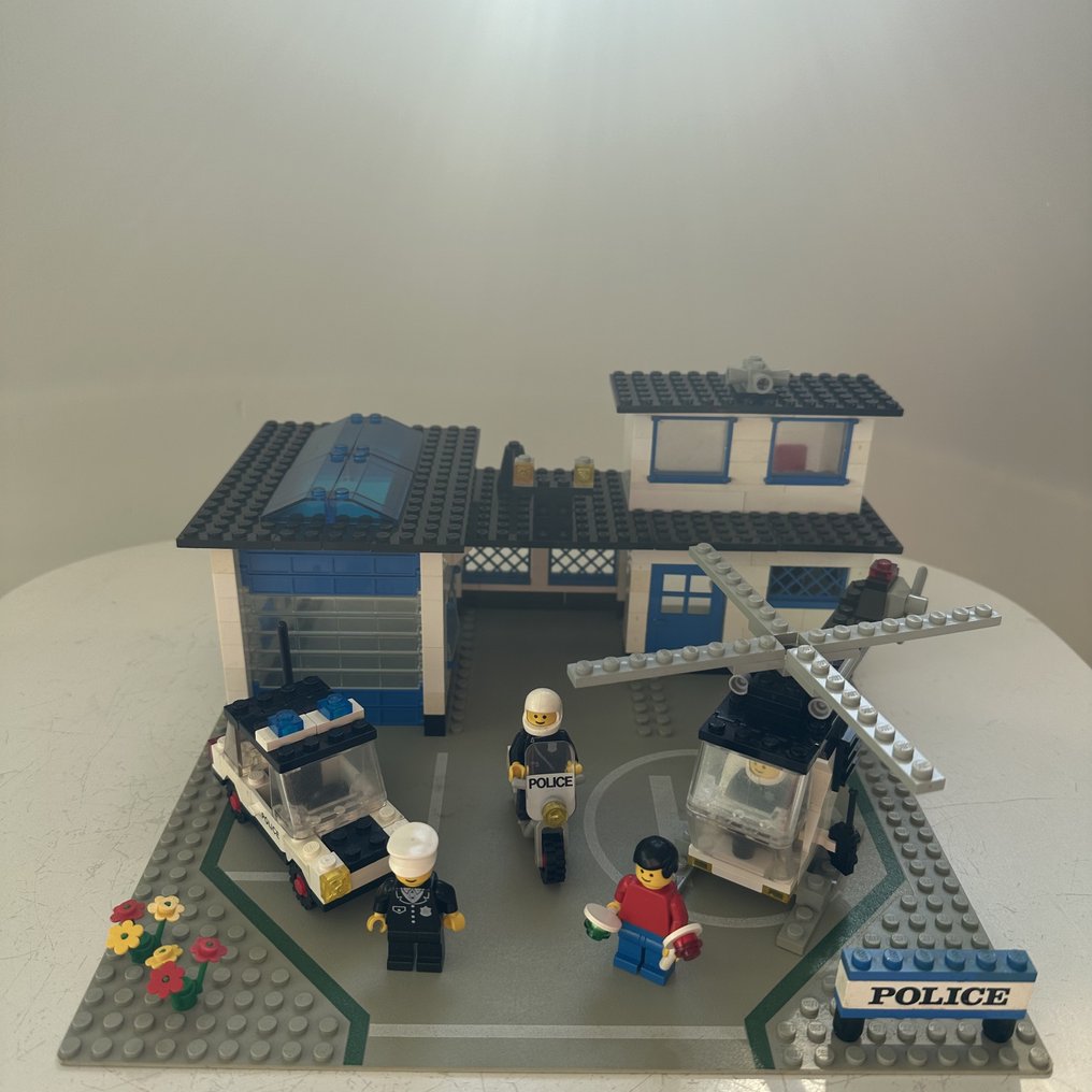 LEGO - Vintage - - Police station Politiebureau - -