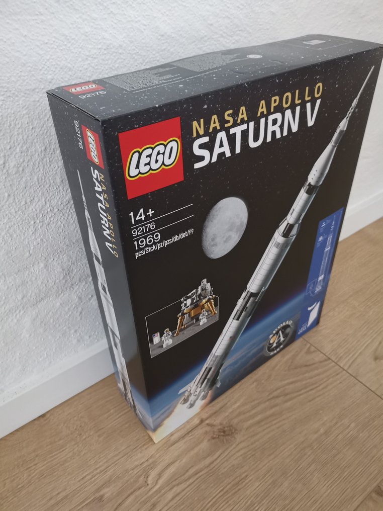 Lego saturn best sale v box