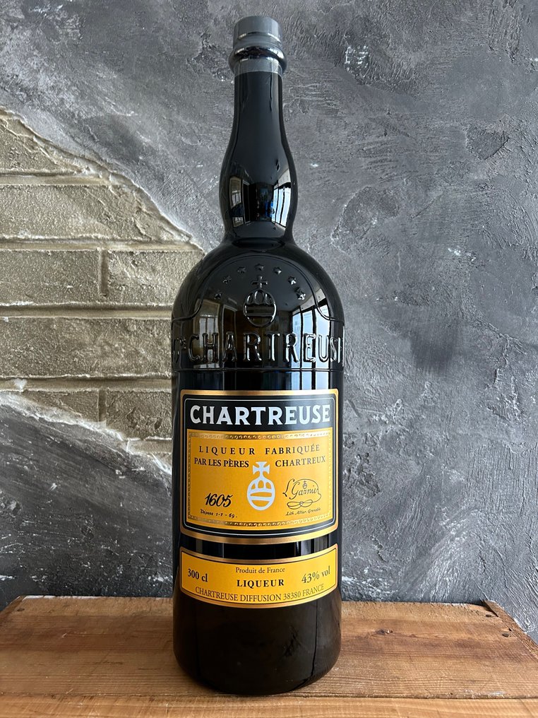 Chartreuse Reine des Liqueurs Jaune 2021 VINUM Vins & Spiritueux