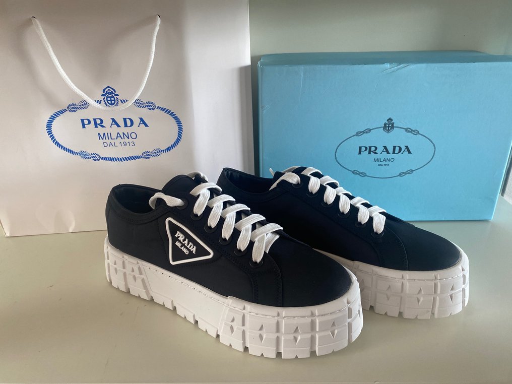 ego Installatie voorkomen Prada - Double Wheel Nylon - Sneakers - Maat: Schoenen / EU - Catawiki