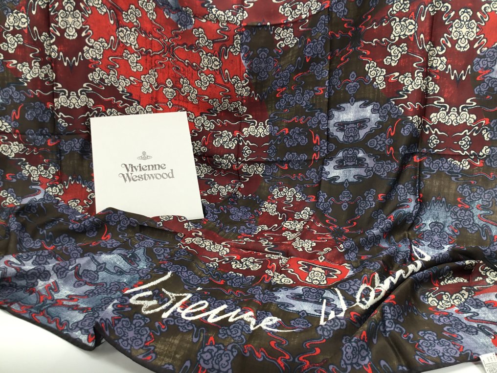 Vivienne Westwood - HOMMAGE/ Collector.135/135cm - Stola - Catawiki
