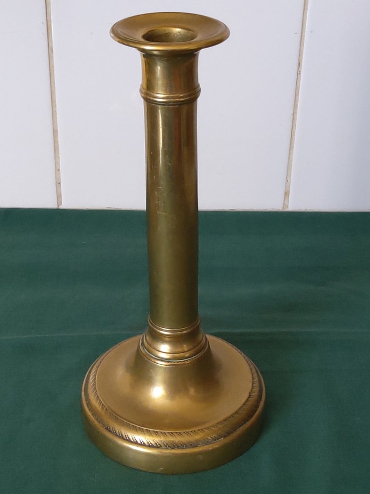 Rundt og rundt undskylde Og så videre Lysestageholder - bronze lysestage, 1800-tallet - Bronze - - Catawiki