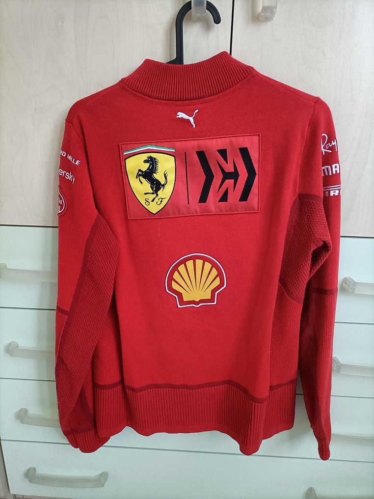 Ferrari - 2021 - Team wear - Catawiki