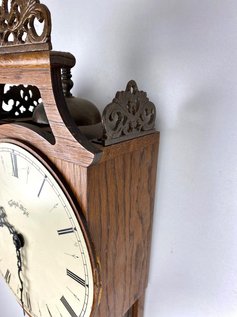 Tempus Fugit wall clock (for repair) Lead, Wood, Oak Catawiki
