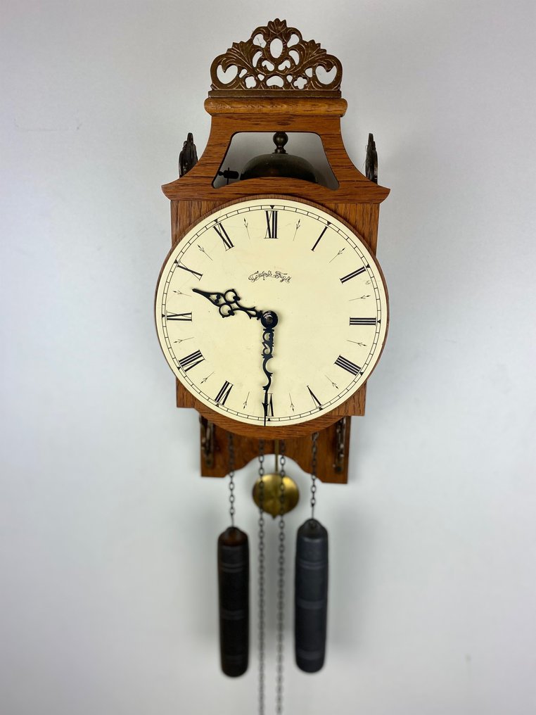 Tempus Fugit wall clock (for repair) Lead, Wood, Oak Catawiki