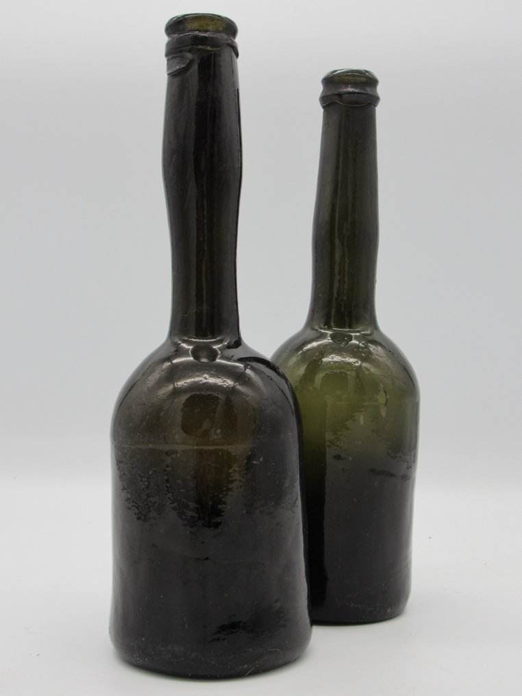 Lady Leg - antieke flessen (2) - - Catawiki