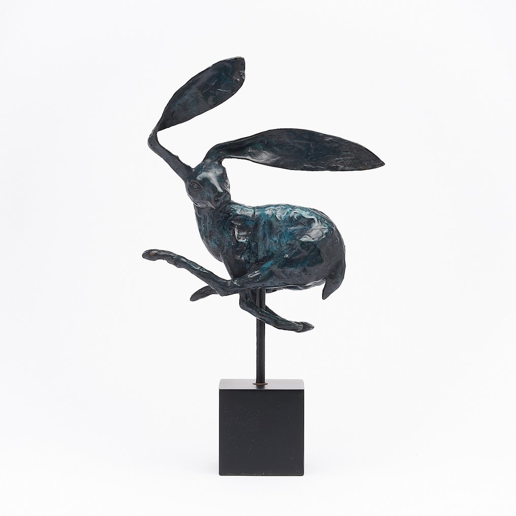 sculpture-no-reserve-price-speckled-bronze-rabbit-on-stand
